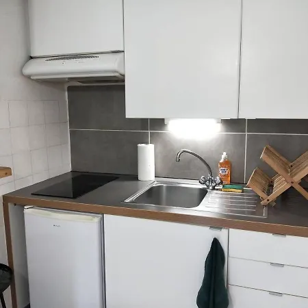 Studio Near Parking With Wifi Center Διαμέρισμα